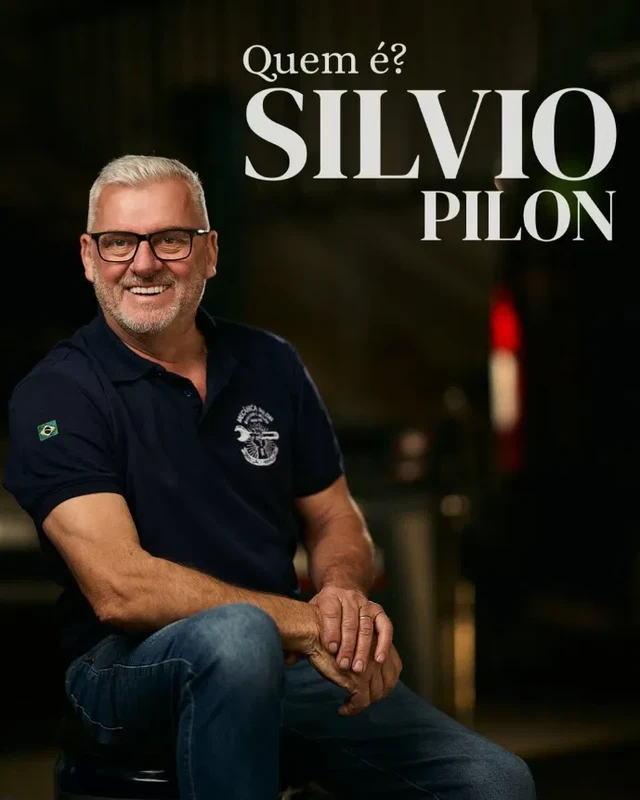 Silvio Pilon sentado na oficina